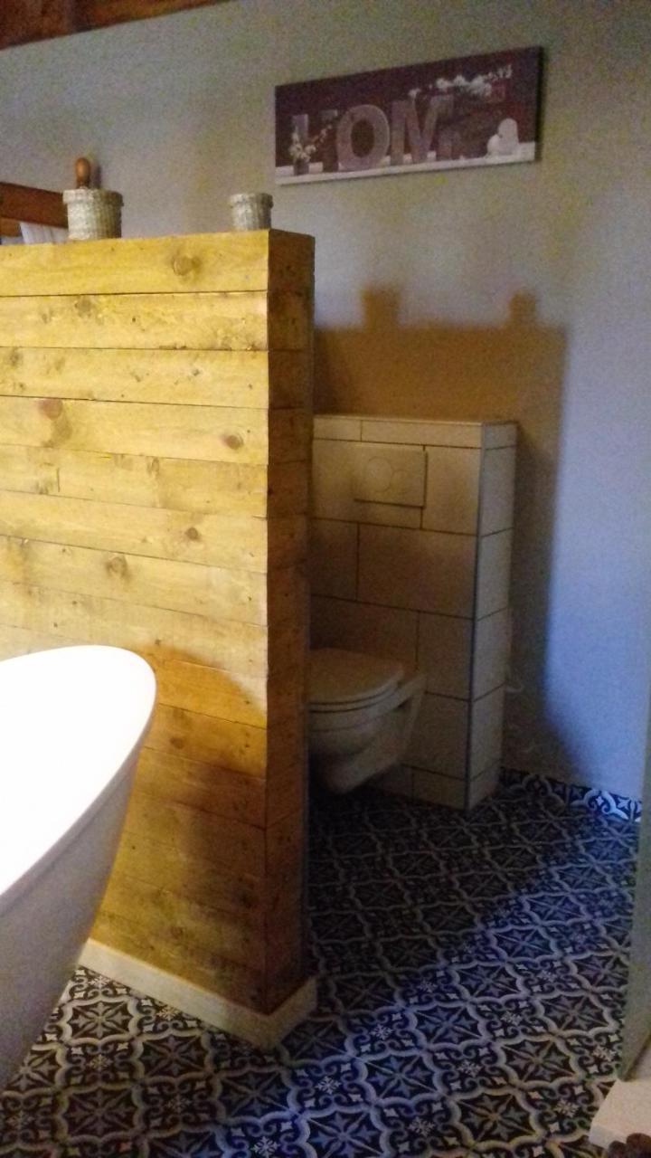 Les Chambres De La Cour Arsimont Luaran gambar